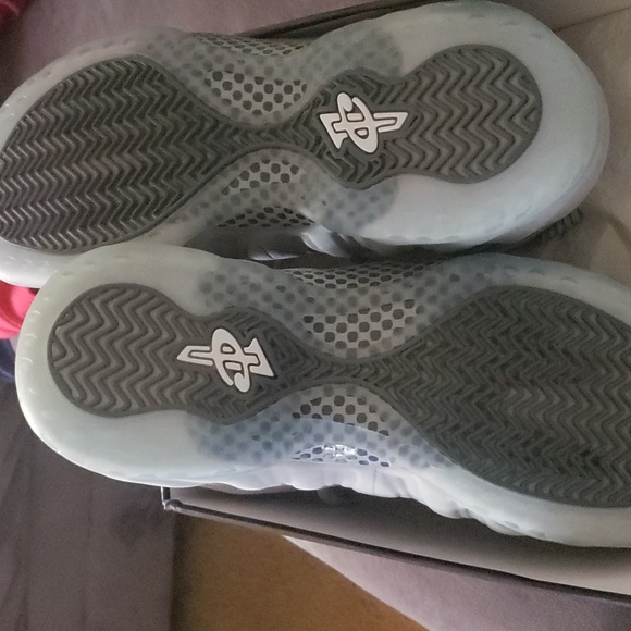 nike air foamposite one prm - Picture 2 of 4